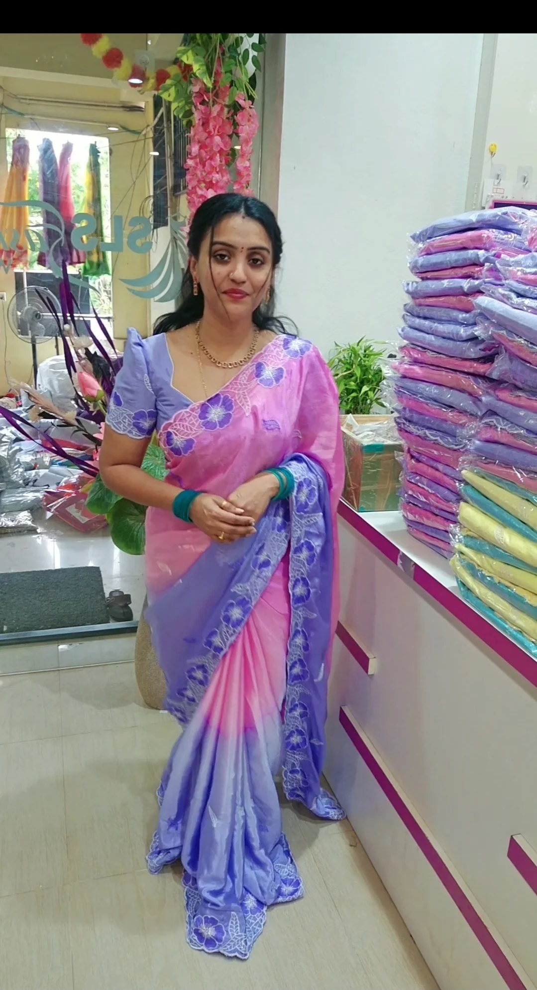 Code SLS 215 saree un stiched blouse - Image 3