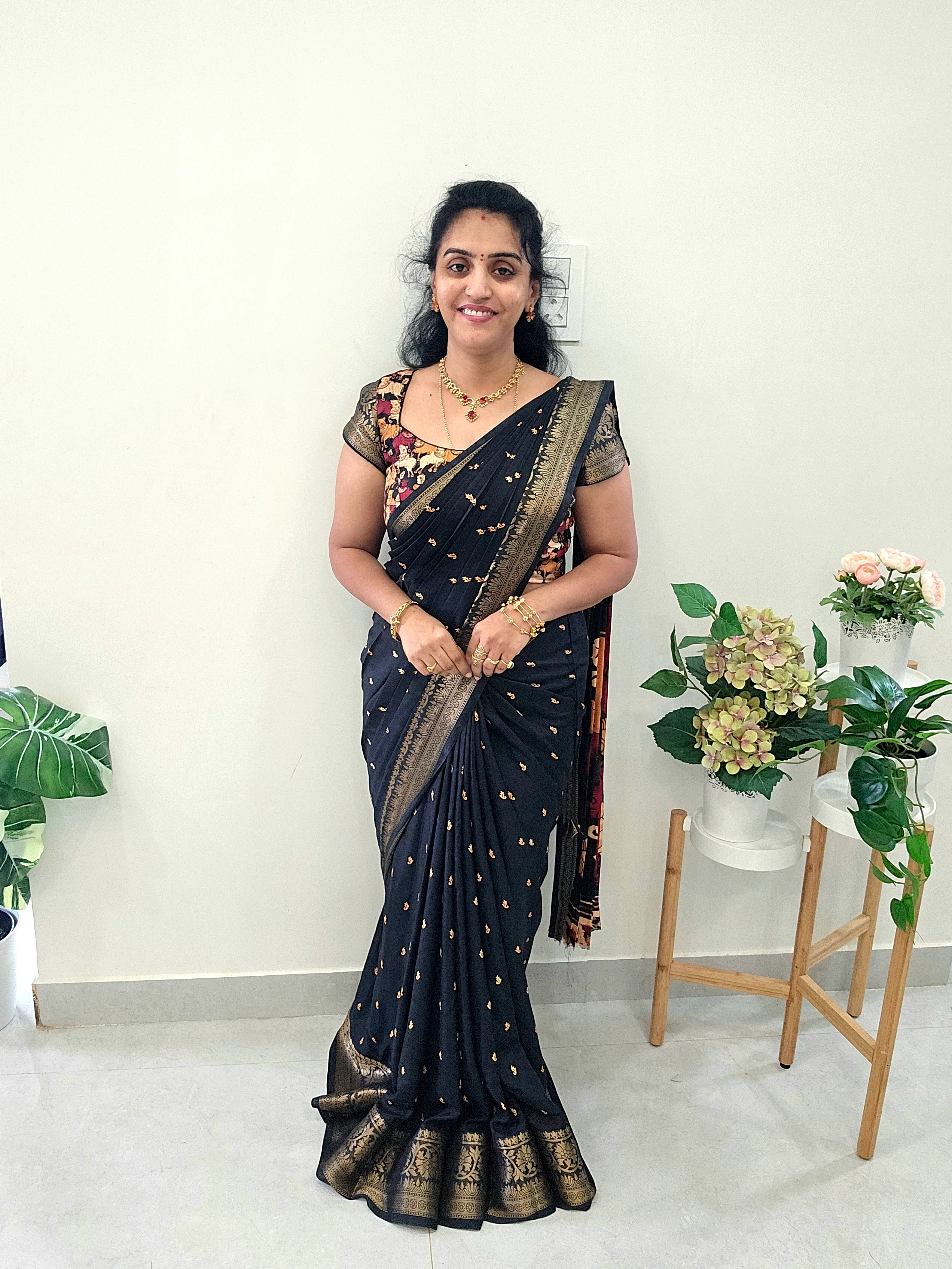 Saree un stiched blouse SLS 190 - Image 3