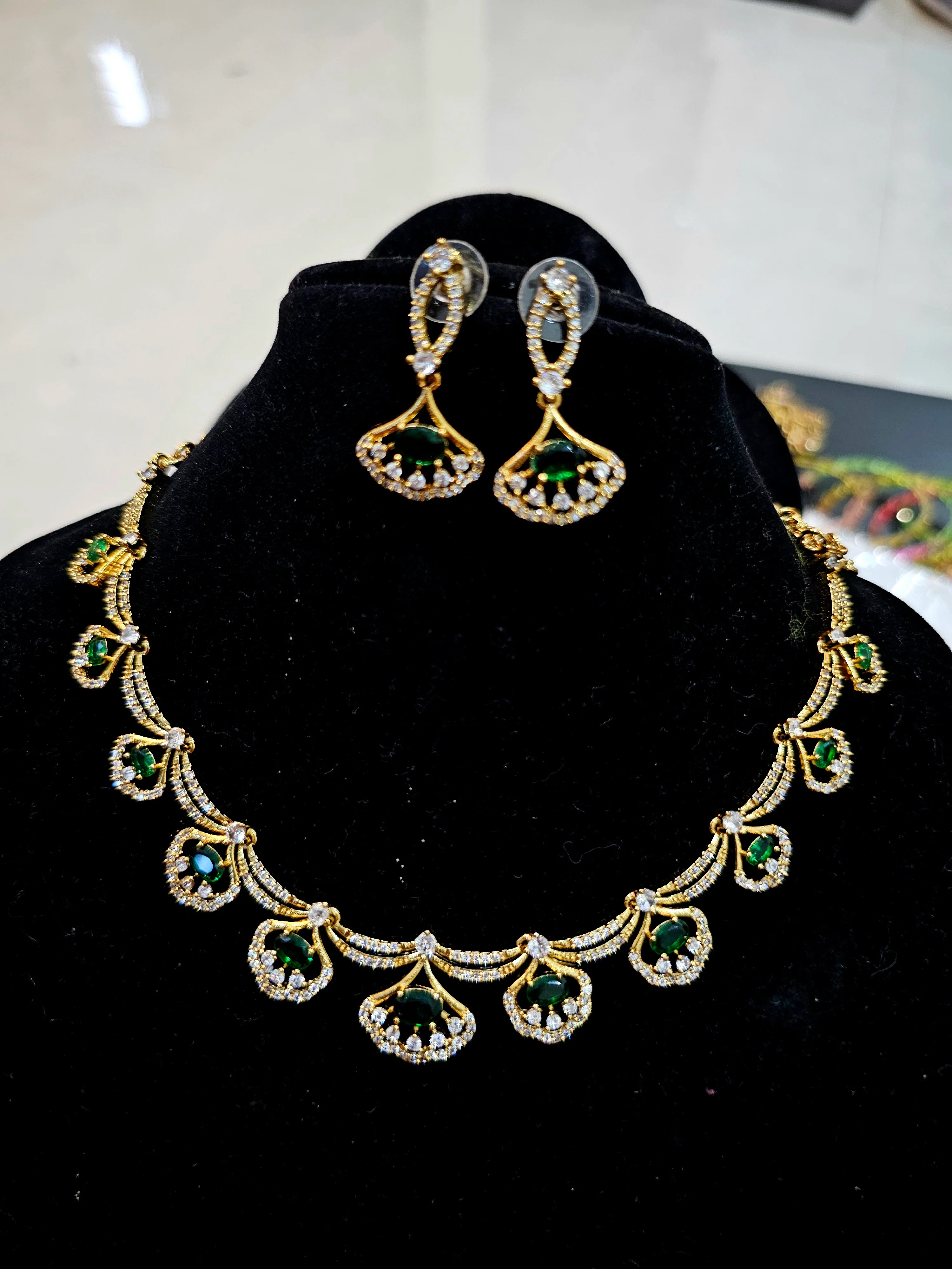 Green Neck set with earrings code SLS 438 J - Image 2