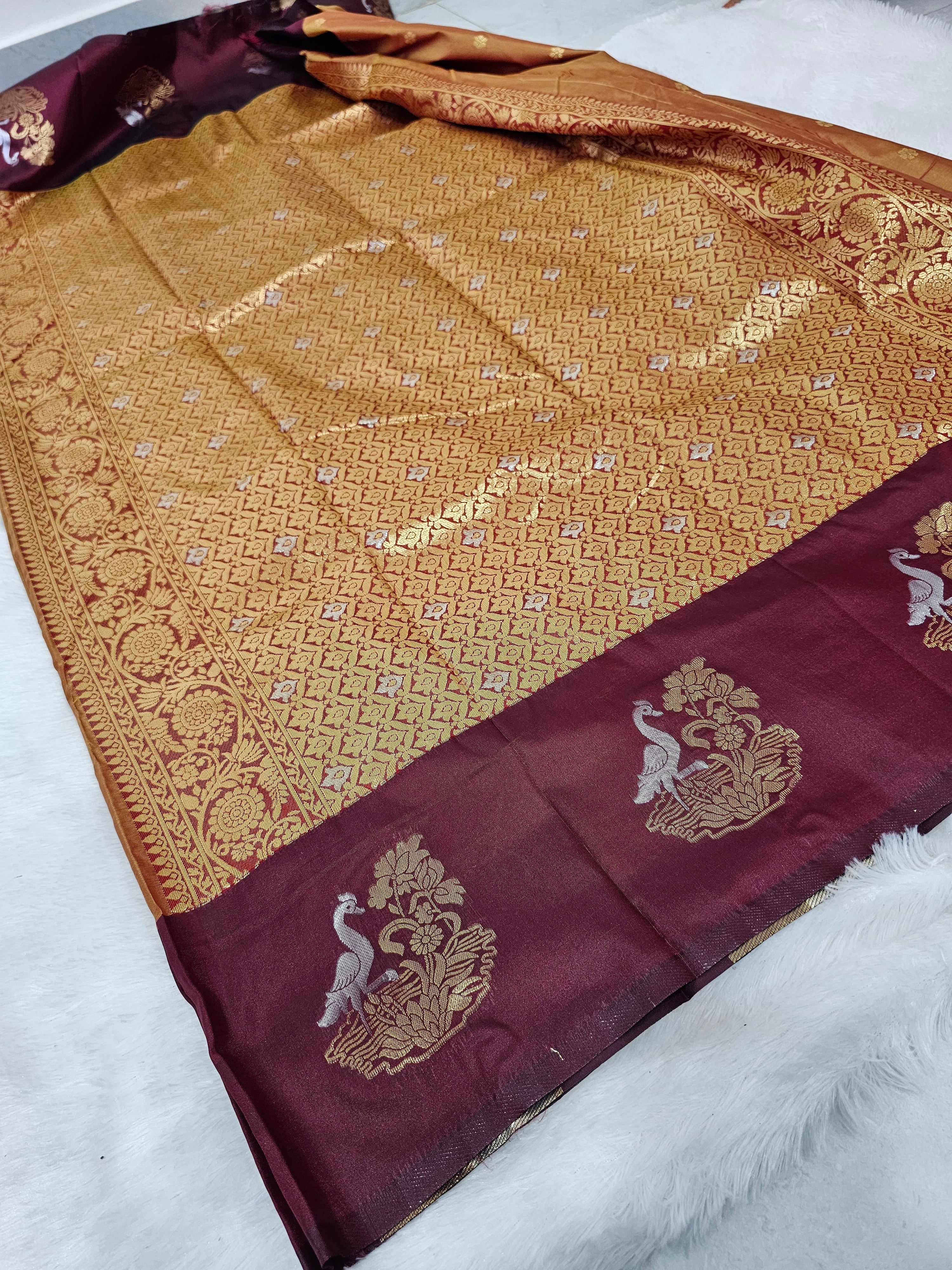 Saree un stiched blouse code SLS 580 - Image 3
