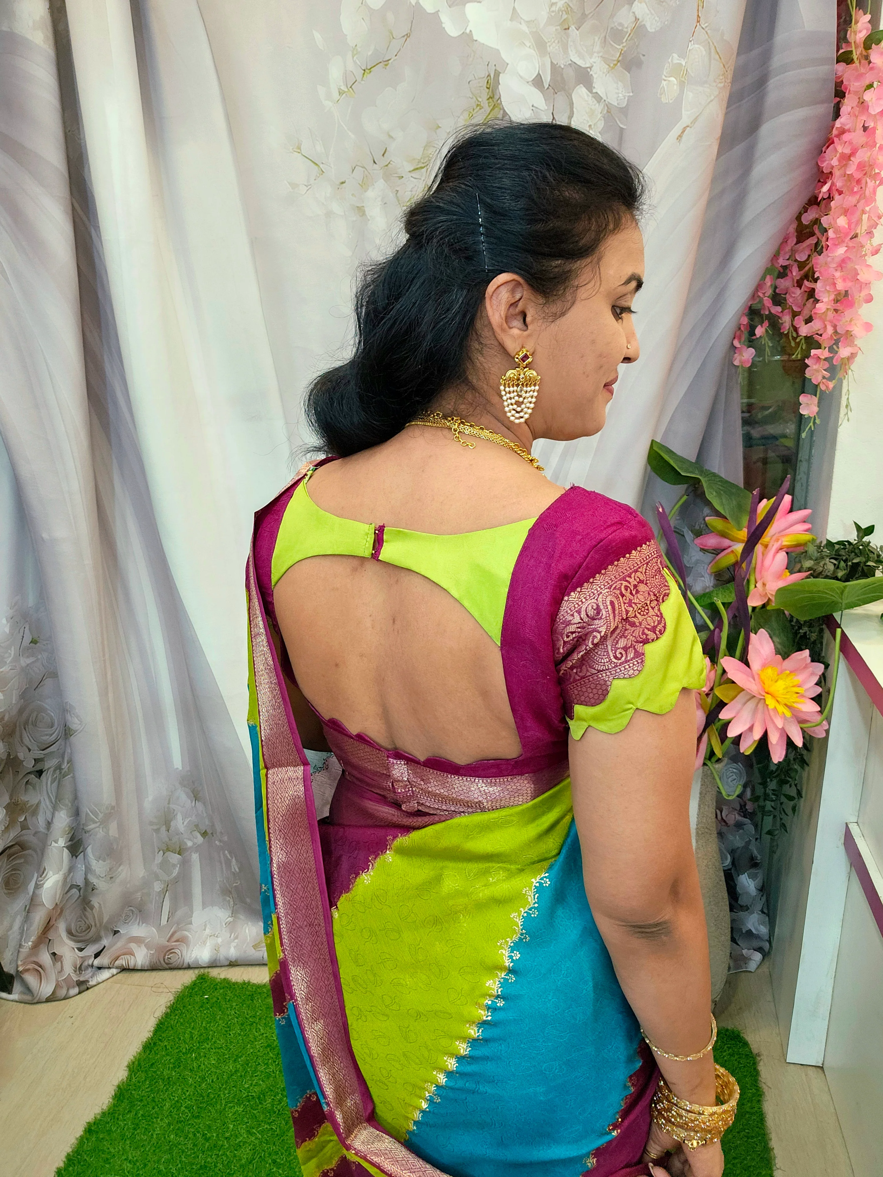 Saree un stiched blouse SLS code 479 - Image 5