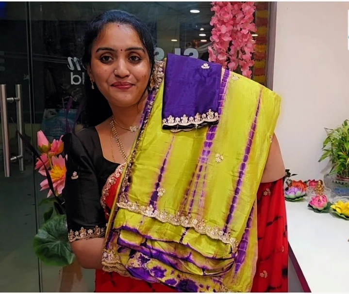 Saree un stiched blouse - SLS71 - Image 3