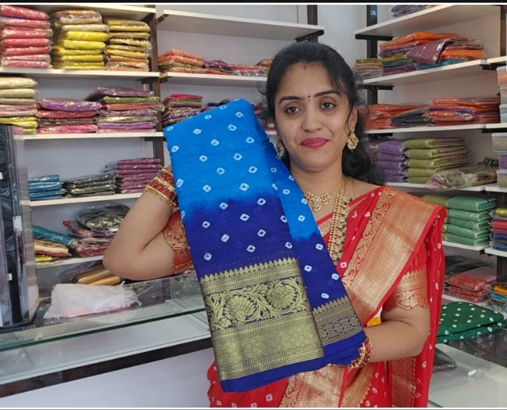 Saree un stiched blouse - SLS83 - Image 4