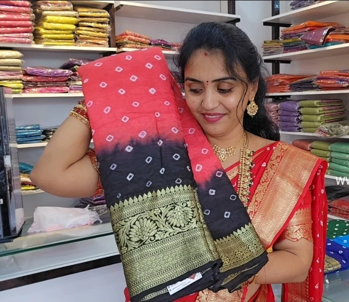 Saree un stiched blouse - SLS83 - Image 5
